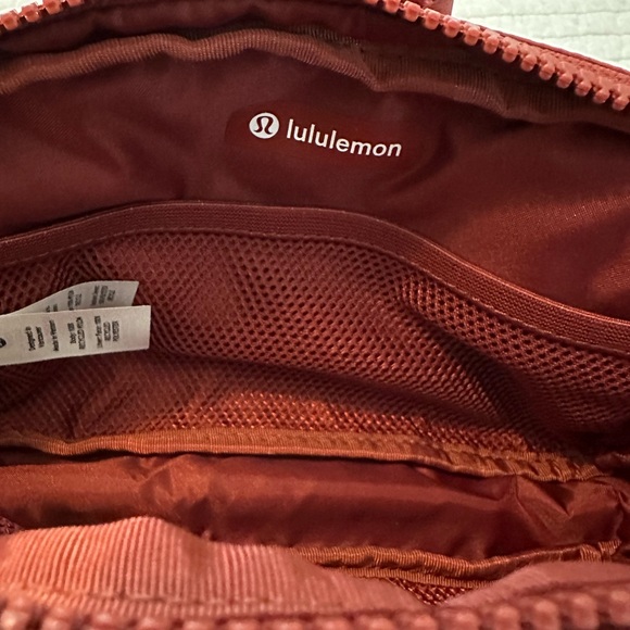 NWT Lululemon Everywhere Belt Bag 1L Terra Orange Fall Limited Color - Picture 6 of 6